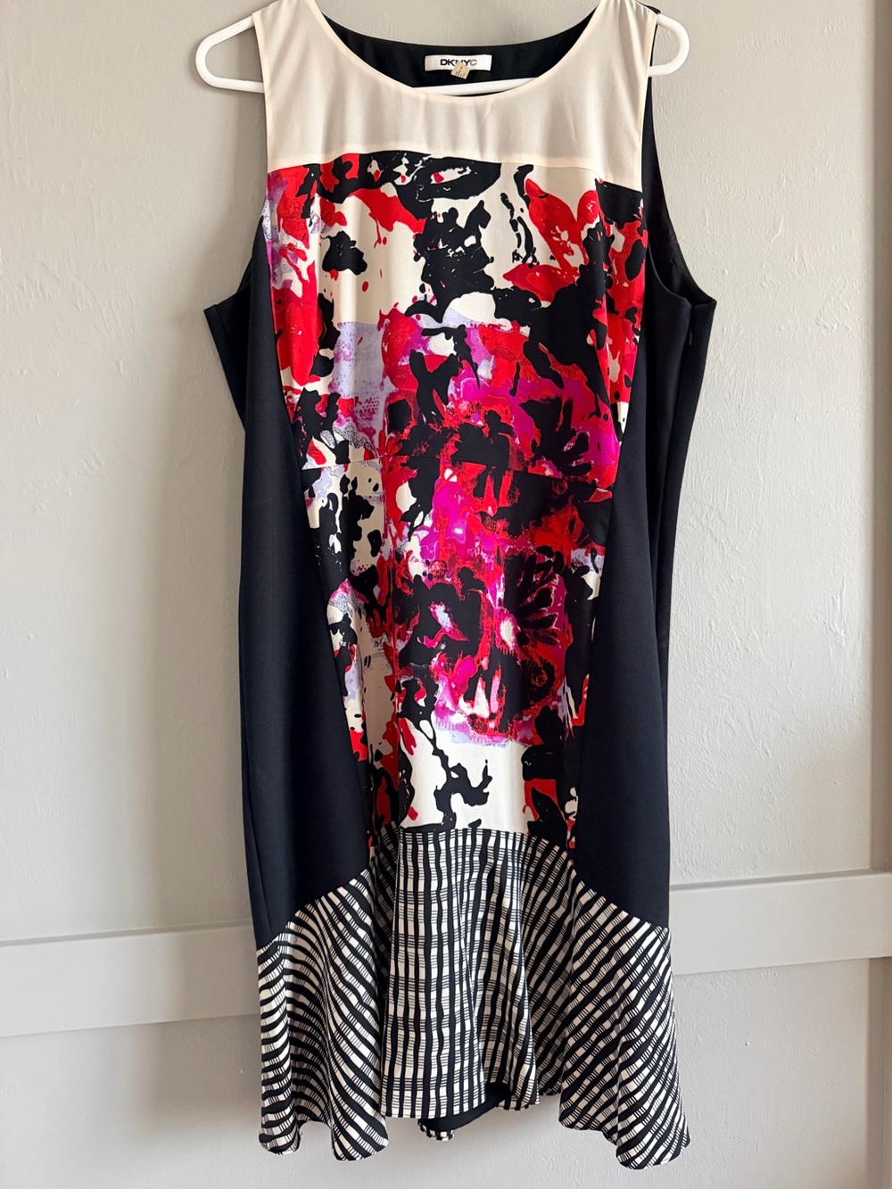 DKNYC Black, White and Red Floral Panel Sleeveless Shift Dress